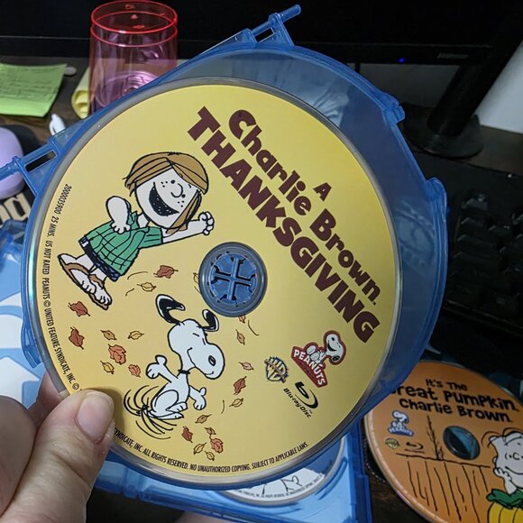Charlie Brown 3 holiday classics Blu Ray - Picture 7 of 7